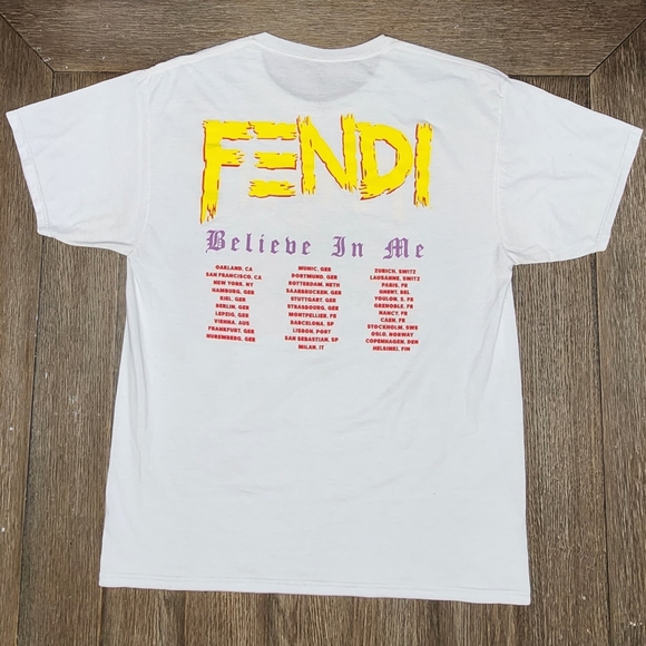 💀 Fendi Believe In Me Tour Men's T-Shirt Size Large 💀 - Picture 5 of 6